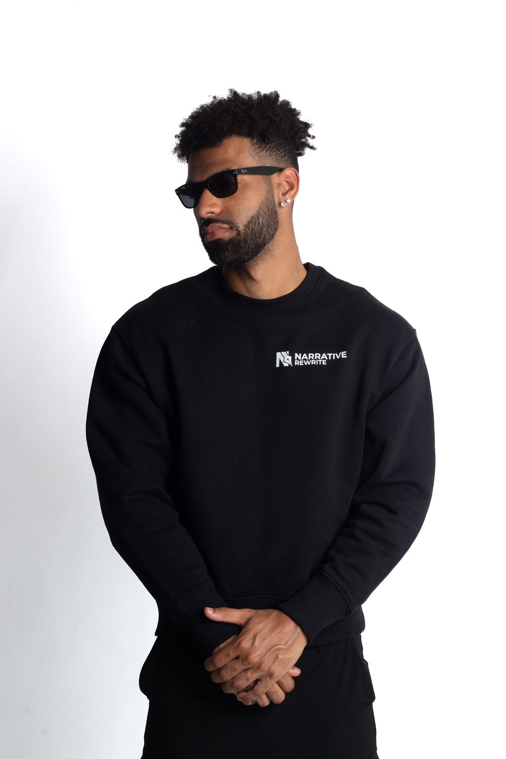 INCEPTION ESSENTIAL UNISEX SWEATSHIRT IN BLACK